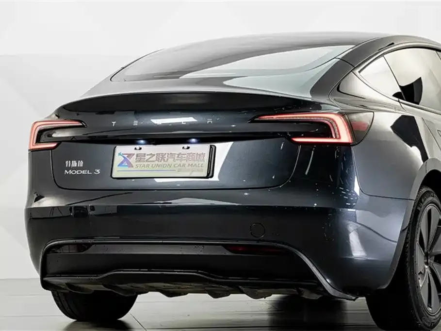 Tesla Model 3 — фото 7