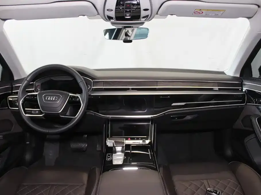 Audi A8 — фото 2