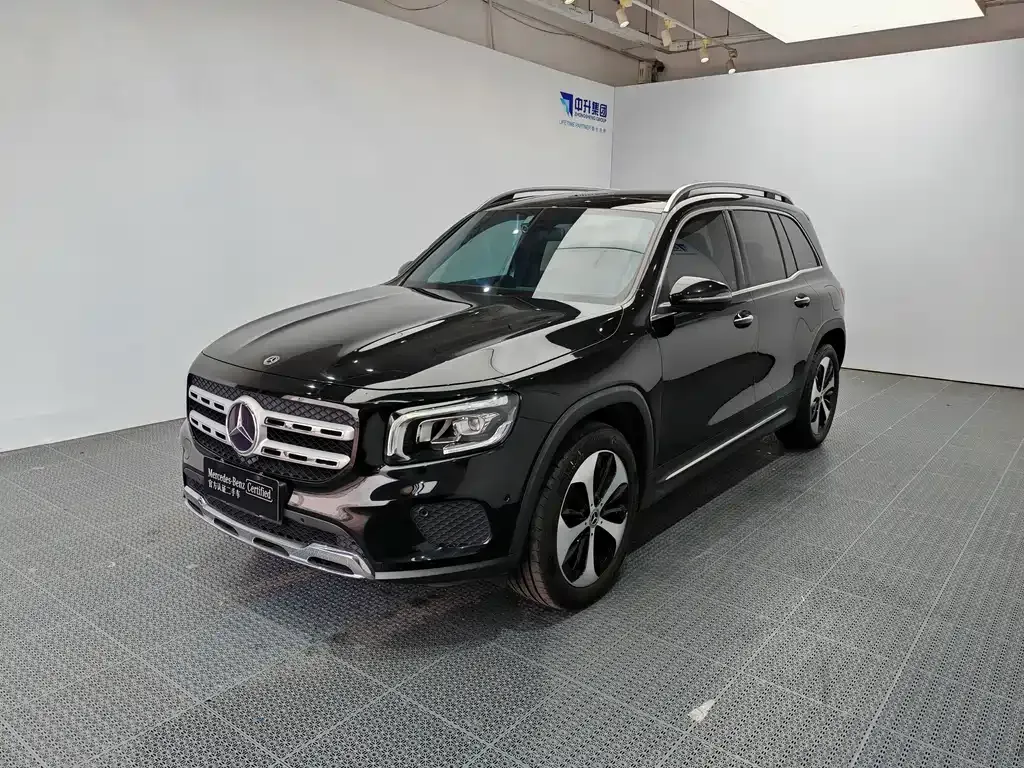 Mercedes-Benz GLB — фото 1