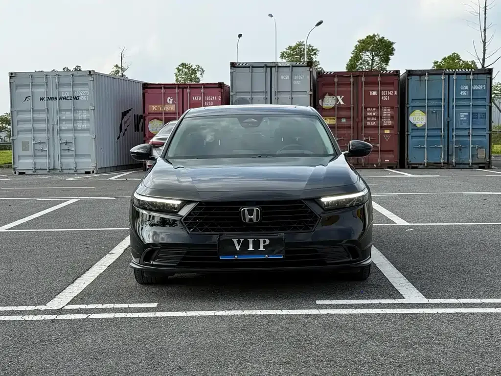 Honda Accord — фото 10