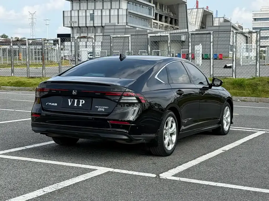 Honda Accord — фото 7