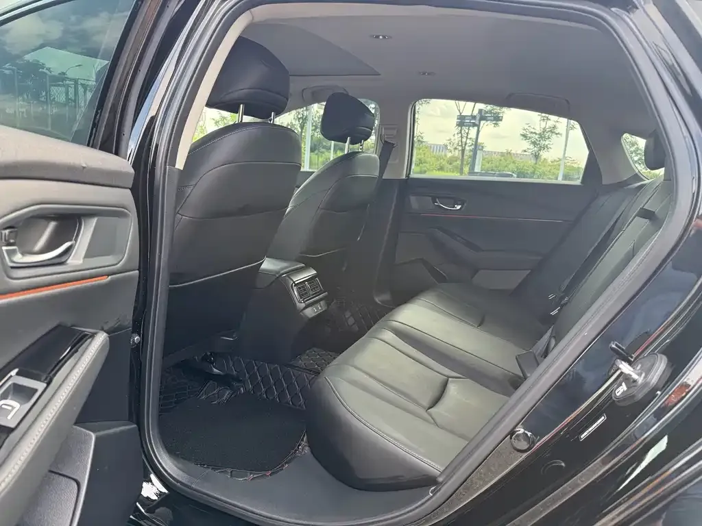 Honda Accord — фото 6