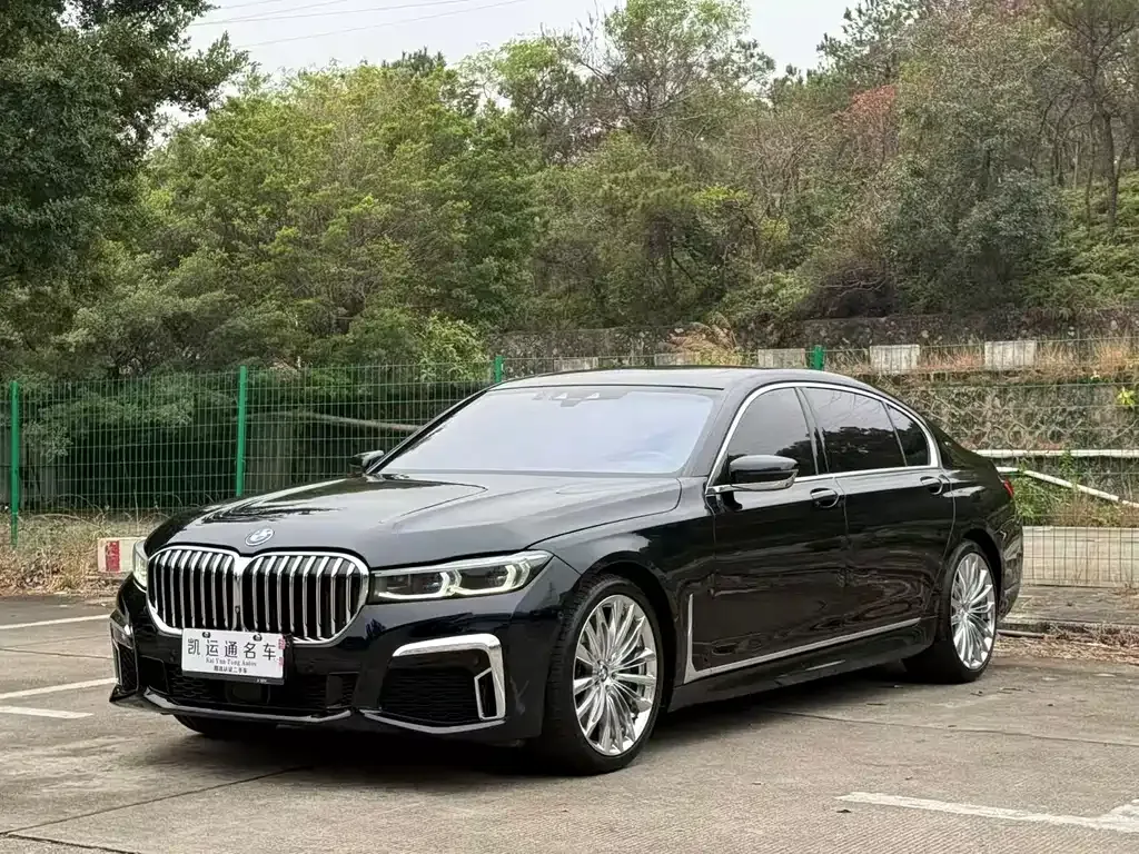 BMW 7 Series — фото 6