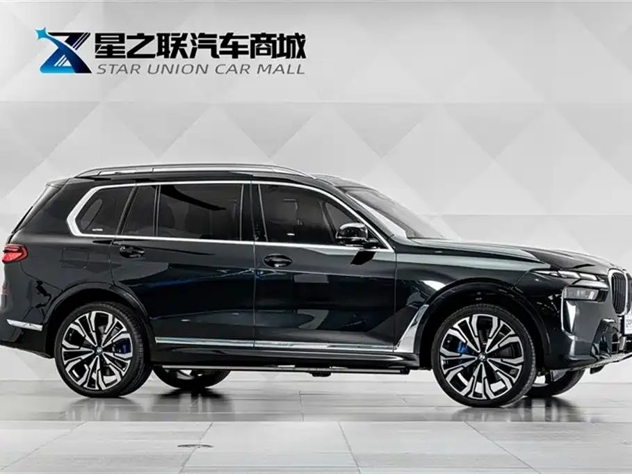 BMW X7 M60i 2025 из CN, фото 9