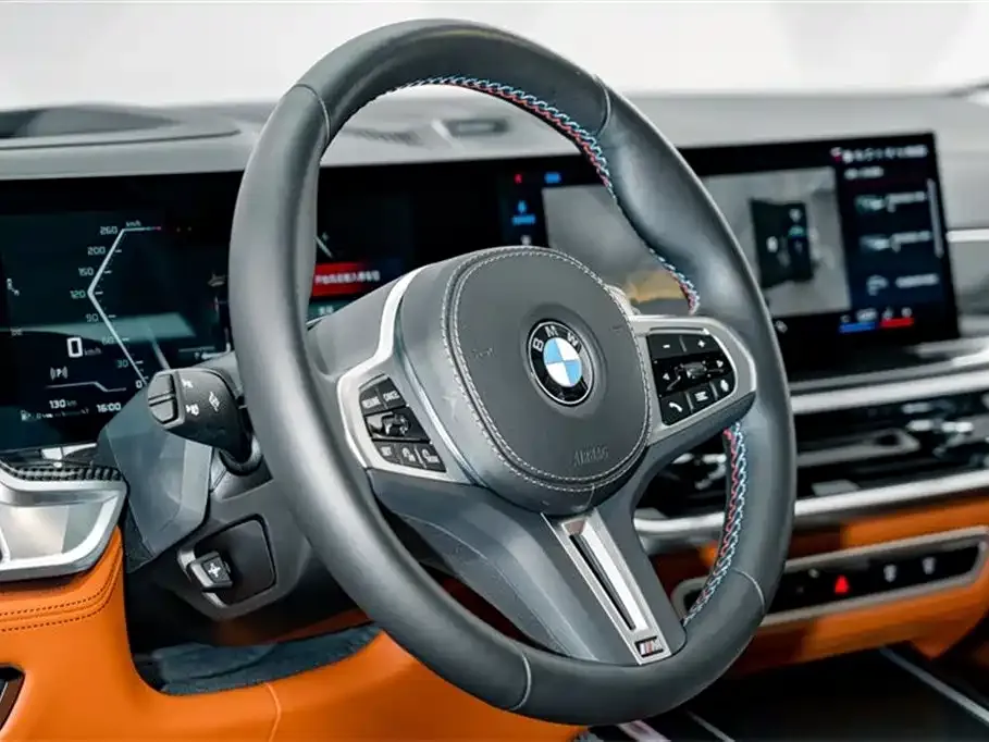BMW X7 M60i 2025 из CN, фото 7