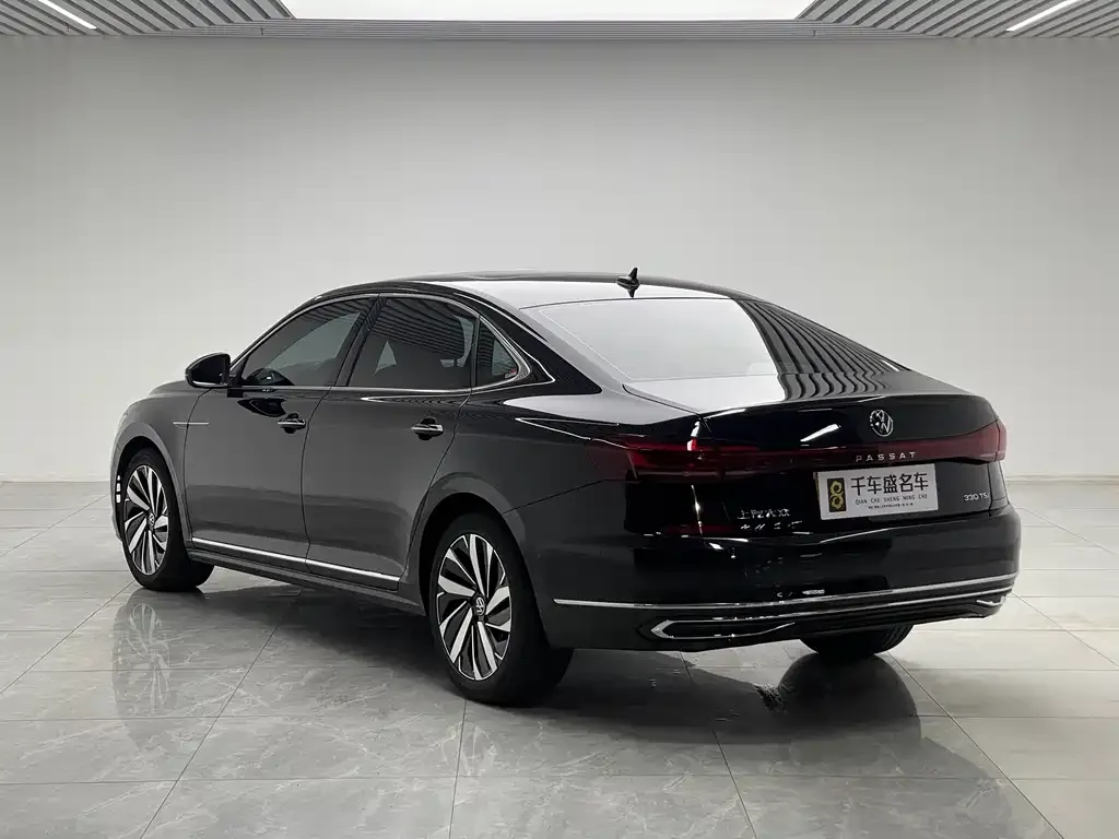 Volkswagen Passat — фото 6