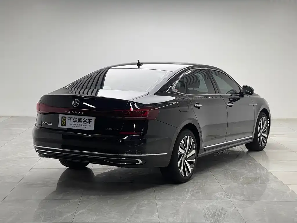 Volkswagen Passat — фото 10