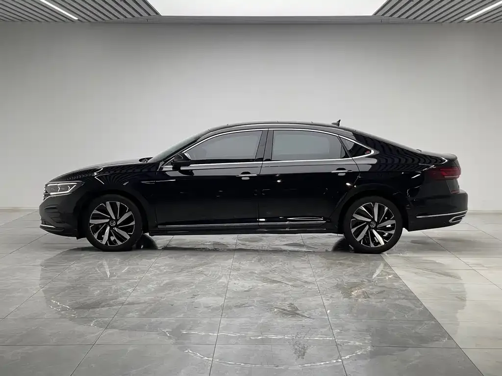 Volkswagen Passat — фото 5