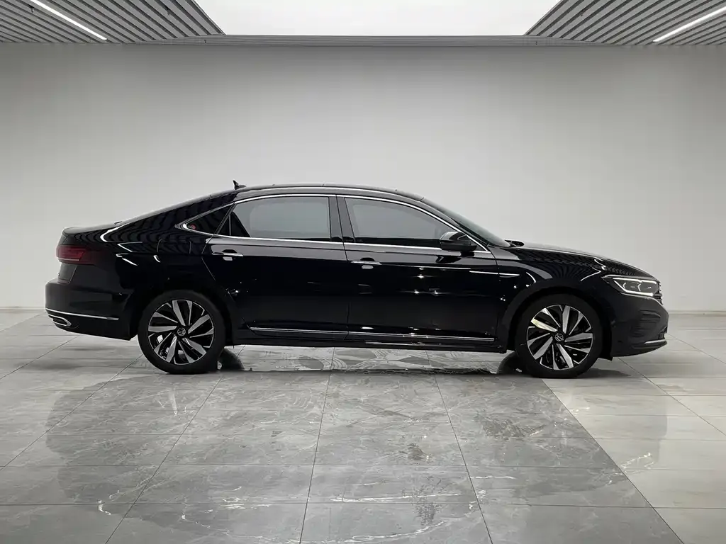 Volkswagen Passat — фото 9