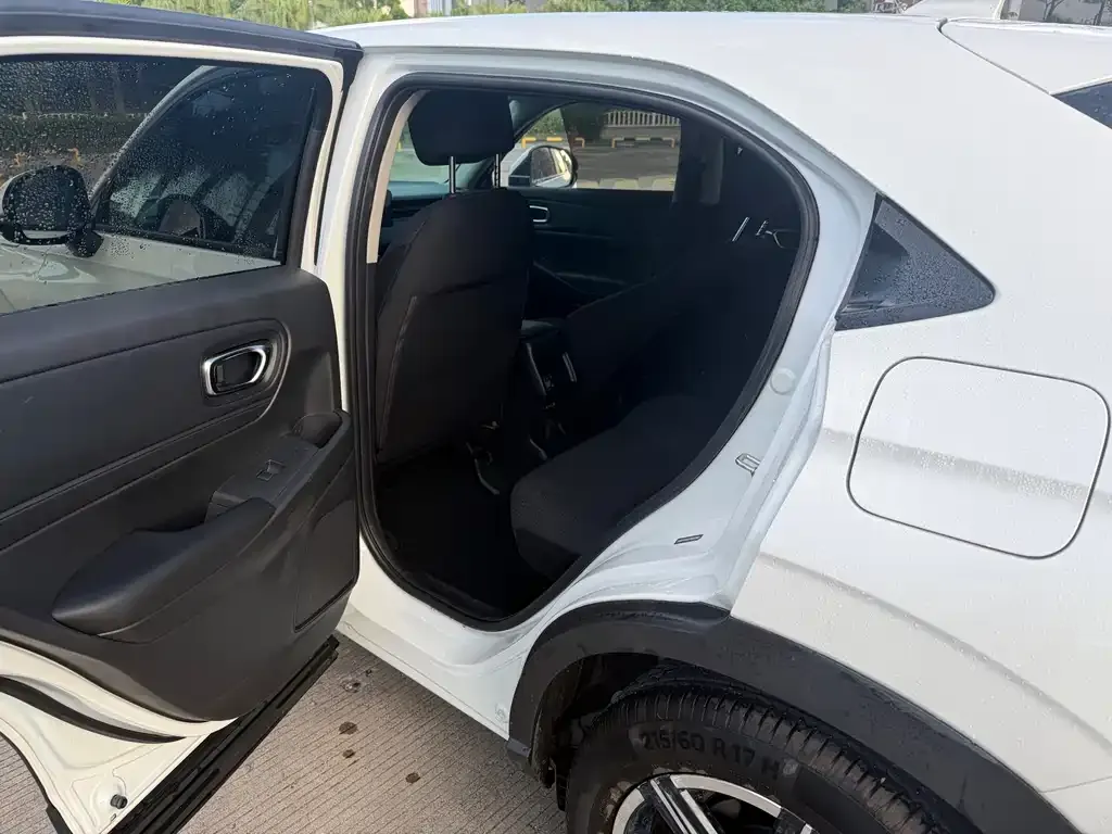 Honda Vezel 2024 из CN, фото 9