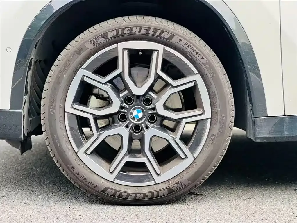 BMW X1 — фото 5