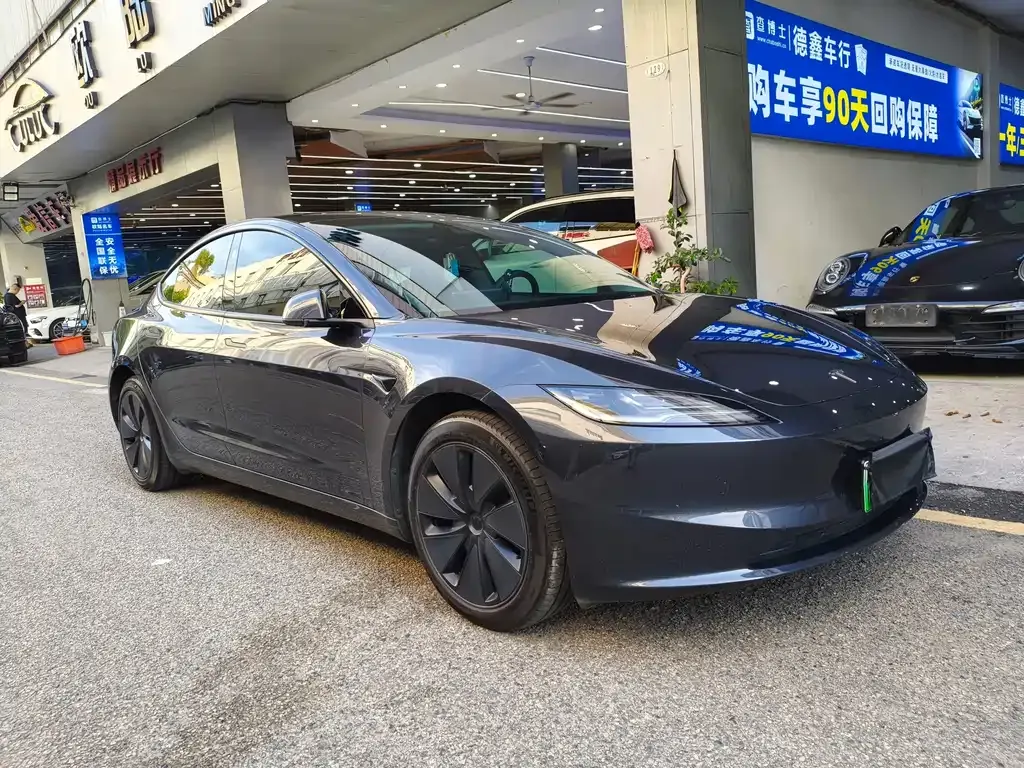 Tesla Model 3 — фото 10