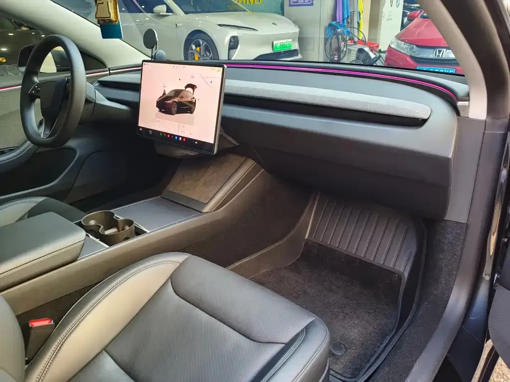 Tesla Model 3 — фото 2