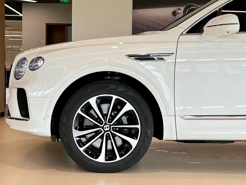 Bentley Bentayga — фото 7