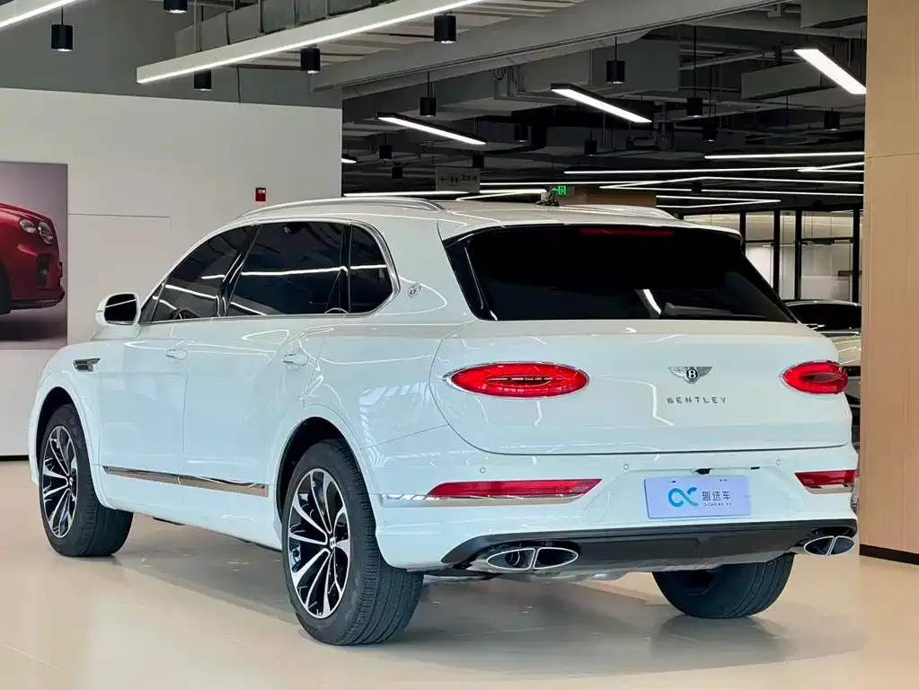 Bentley Bentayga — фото 9