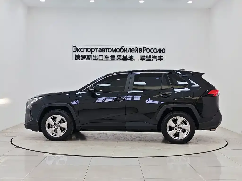 Toyota RAV4 — фото 4