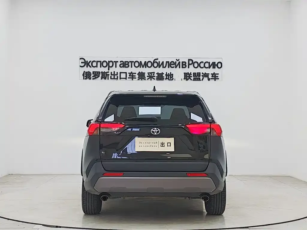Toyota RAV4 — фото 9