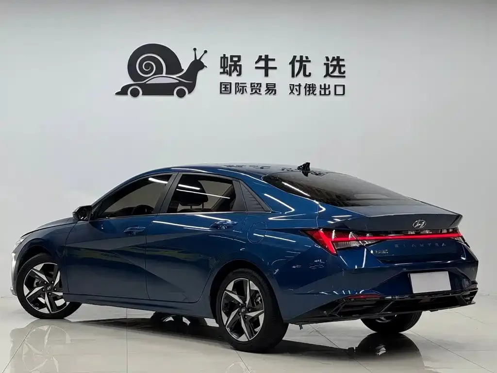 Hyundai Elantra — фото 3