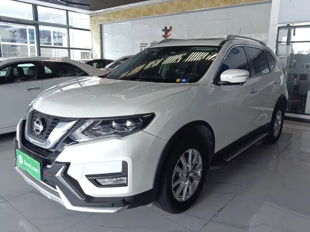 Nissan X-Trail — фото 1