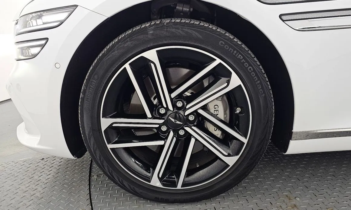 Genesis G80 — фото 10