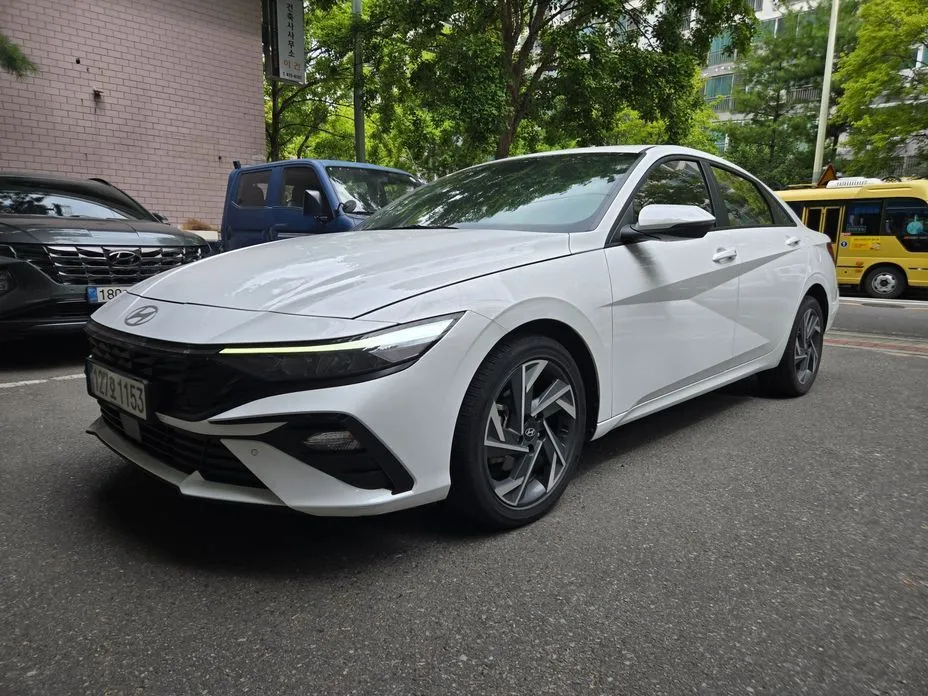 Hyundai AVANTE — фото 1