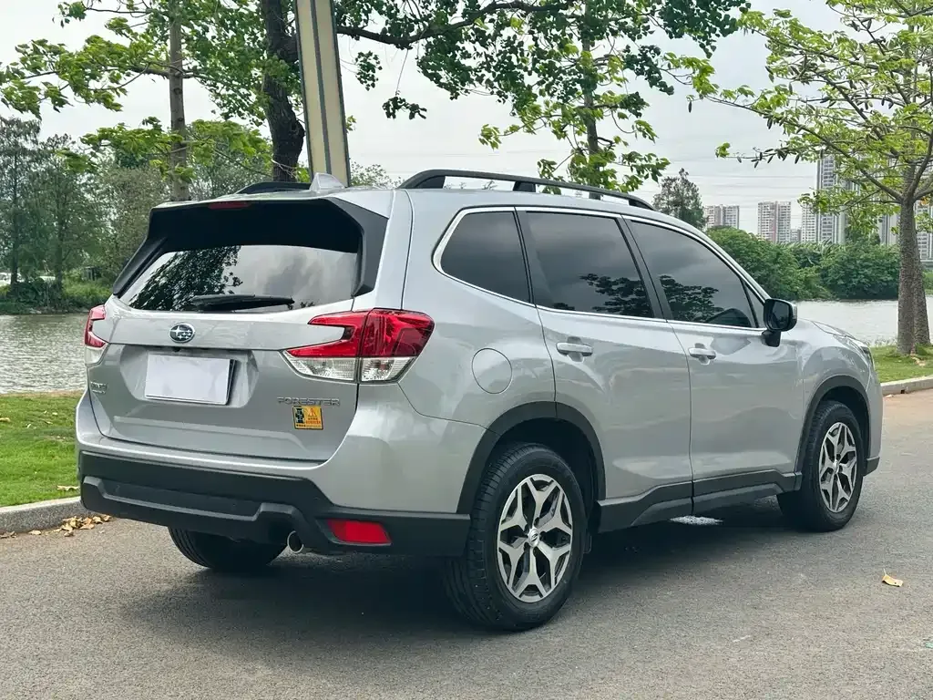 Subaru Forester 2021 из CN, фото 3