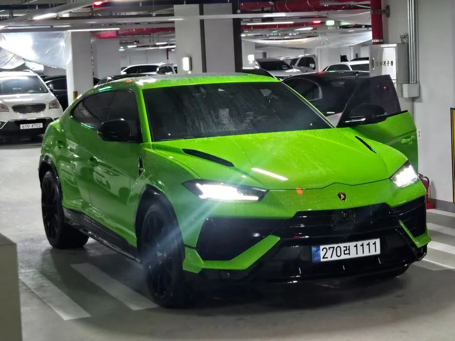 Lamborghini Urus 2024 из KR, фото 2