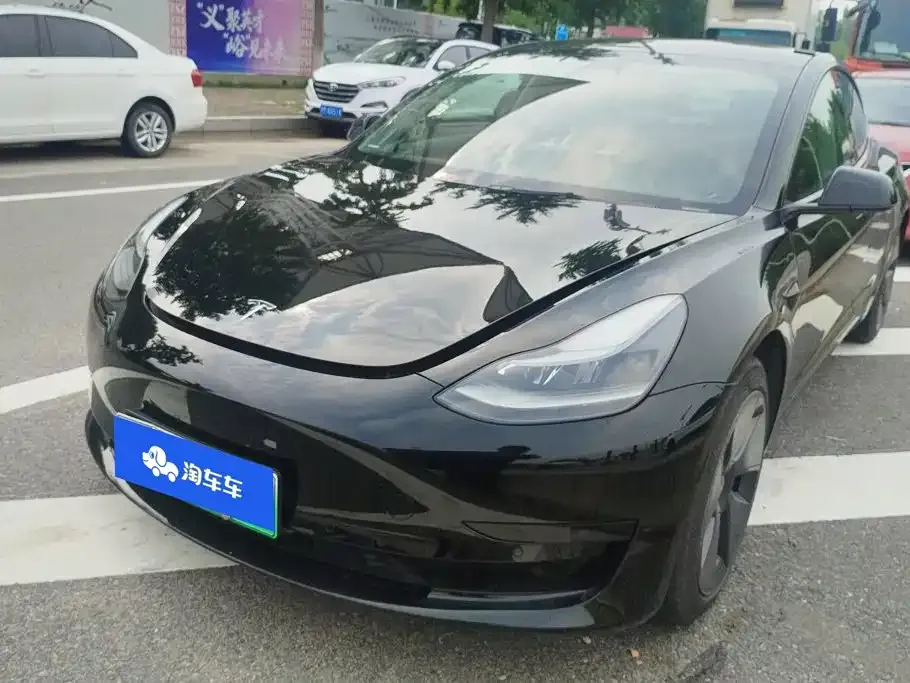 Tesla Model 3 — фото 1