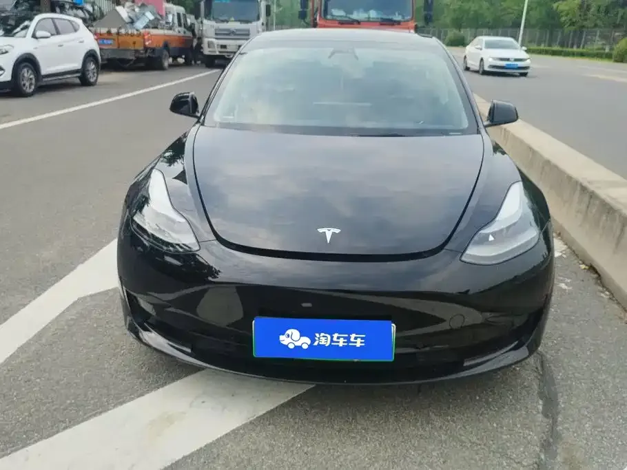 Tesla Model 3 — фото 10