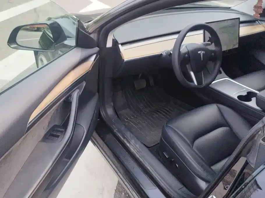Tesla Model 3 — фото 3
