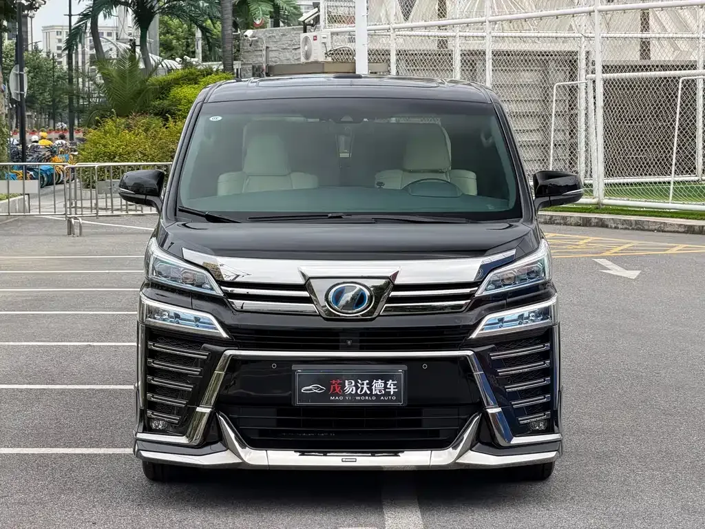 Toyota Vellfire — фото 9