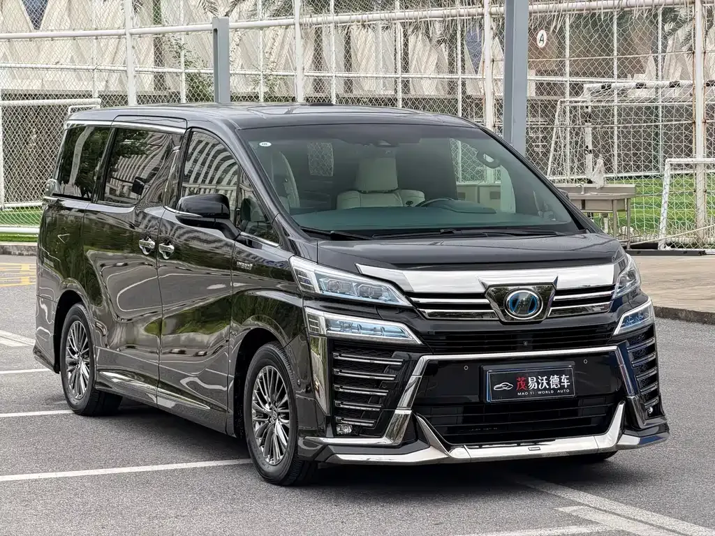 Toyota Vellfire — фото 3