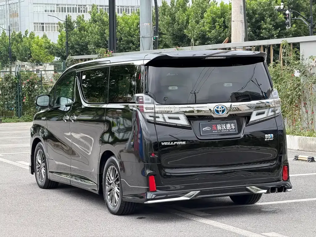 Toyota Vellfire — фото 5