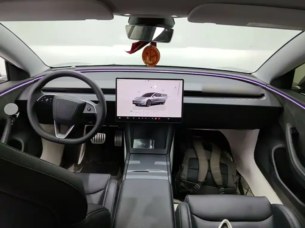 Tesla Model 3 — фото 4