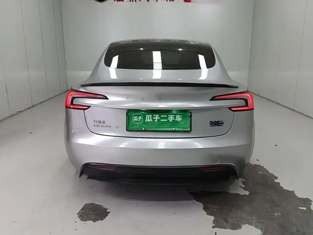 Tesla Model 3 — фото 8