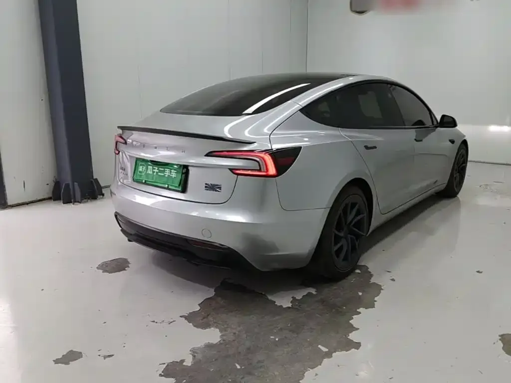 Tesla Model 3 — фото 3