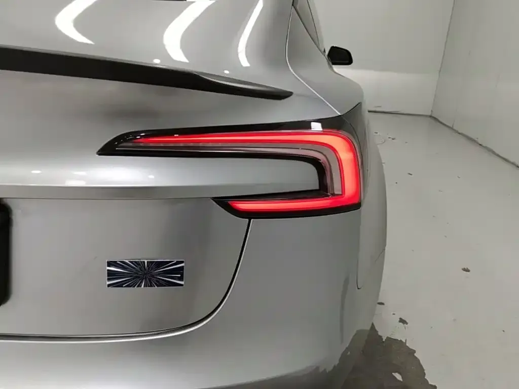 Tesla Model 3 — фото 6