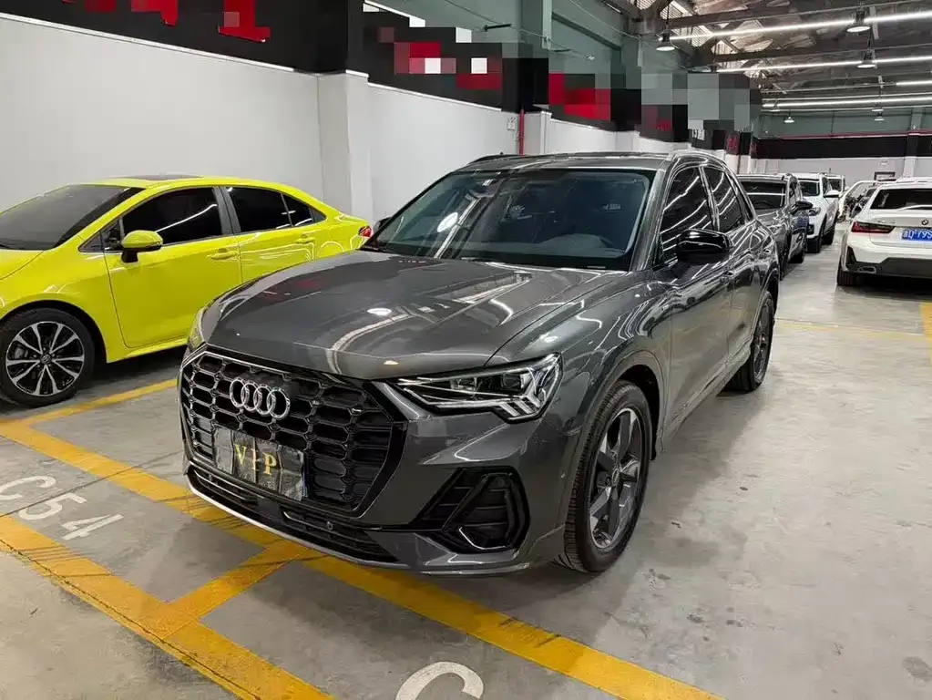 Audi Q3 — фото 1