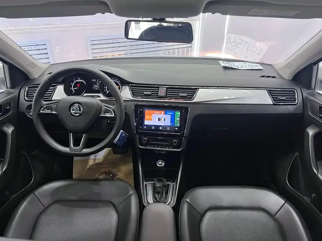 Skoda Rapid — фото 10