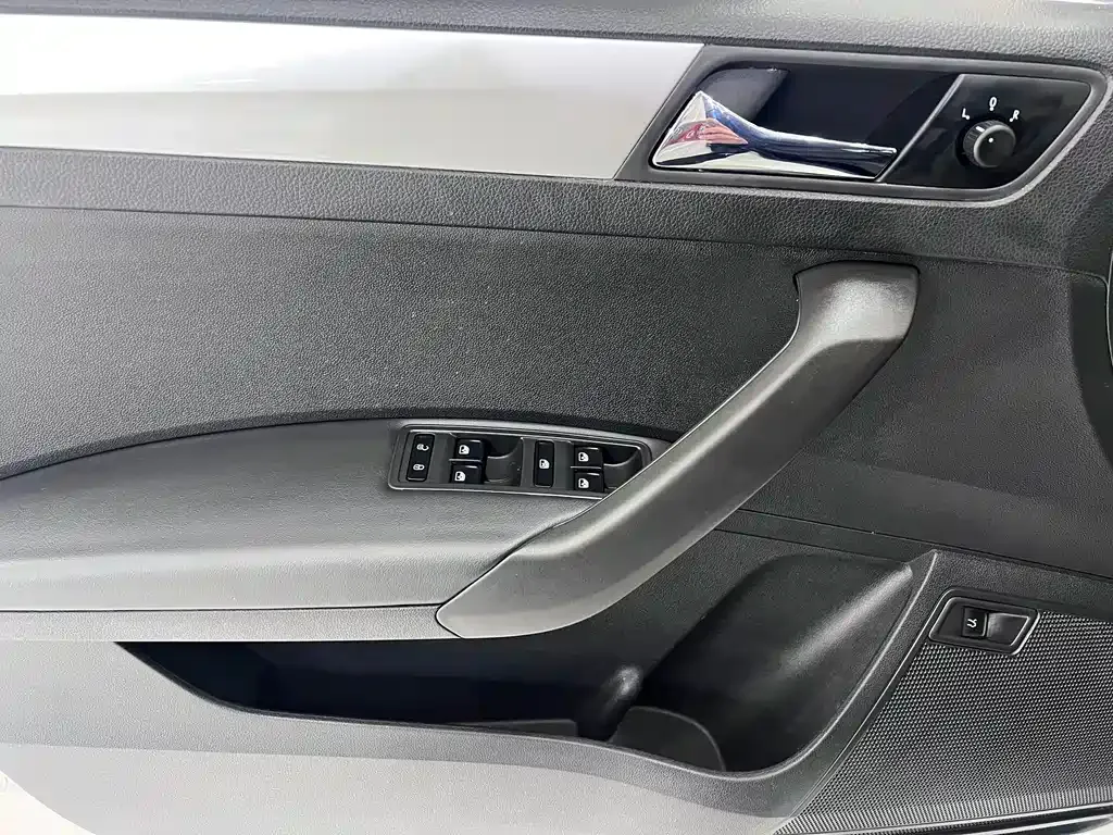 Skoda Rapid — фото 9