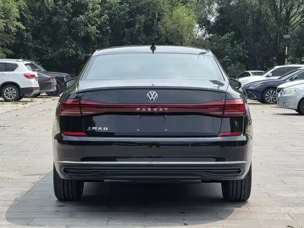 Volkswagen Passat — фото 5