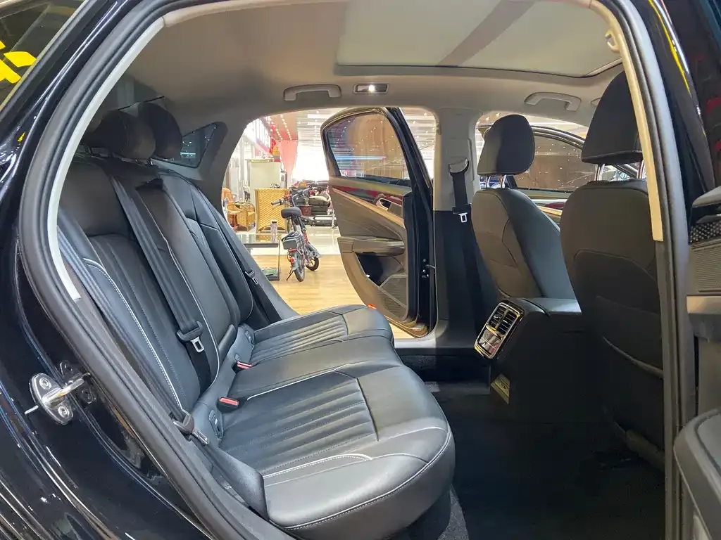 Volkswagen Passat — фото 4