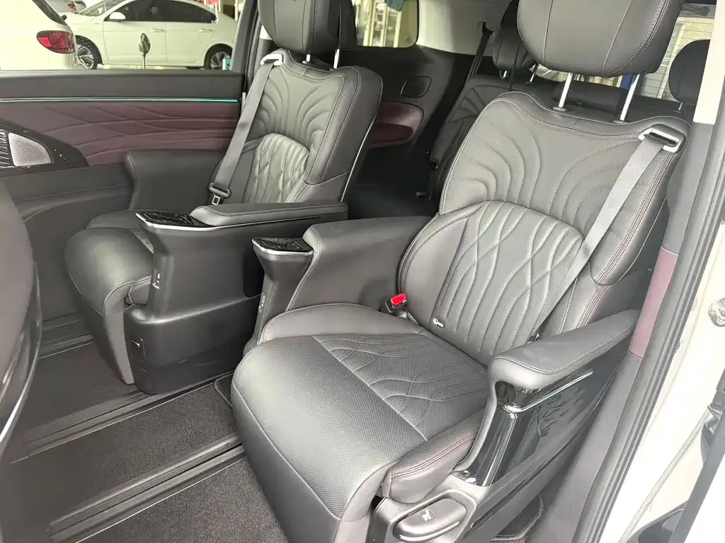 GAC Motor Trumpchi M8 — фото 8