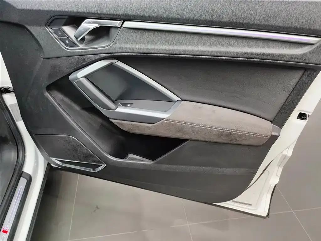 Audi Q3 Sportback — фото 10