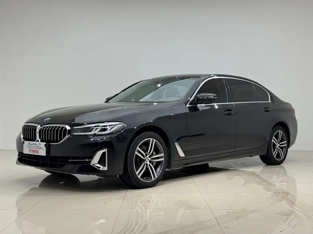 BMW 5 Series — фото 1