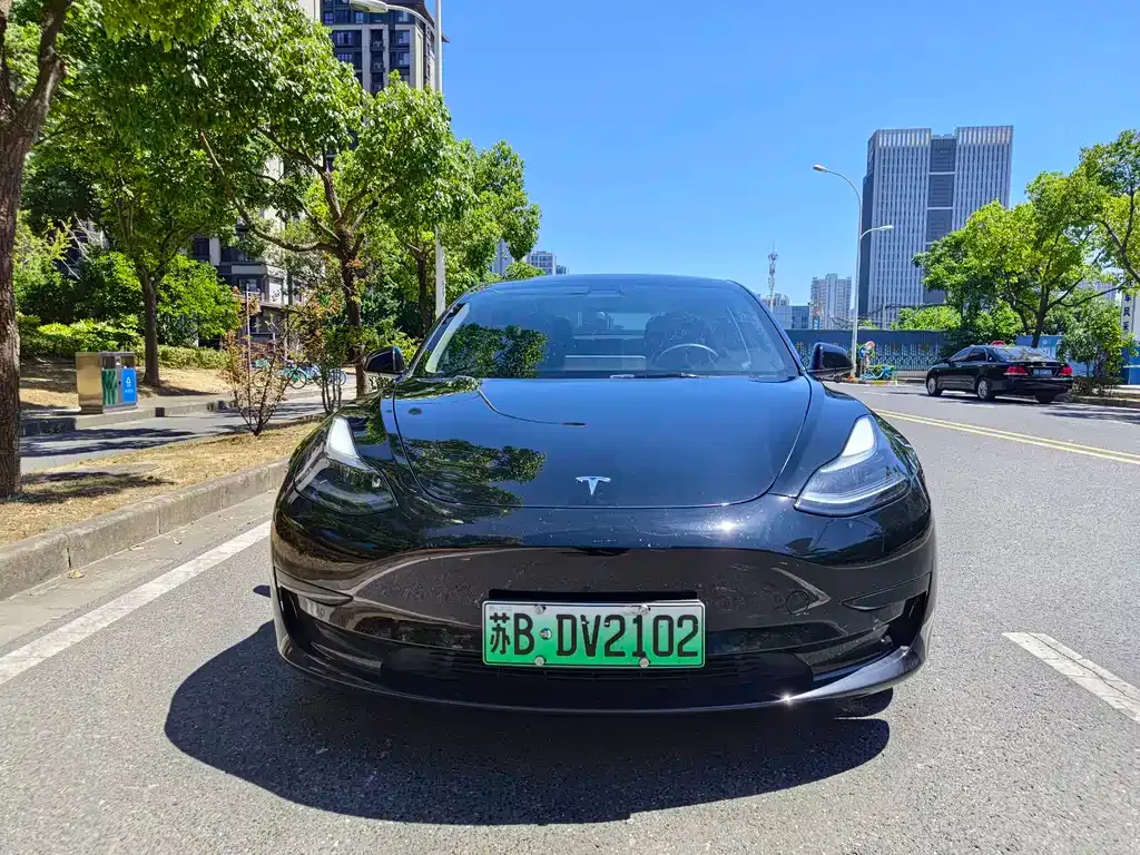 Tesla Model 3 — фото 10