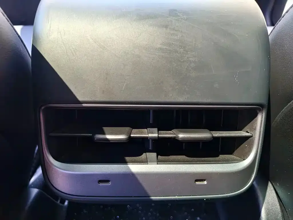 Tesla Model 3 — фото 2