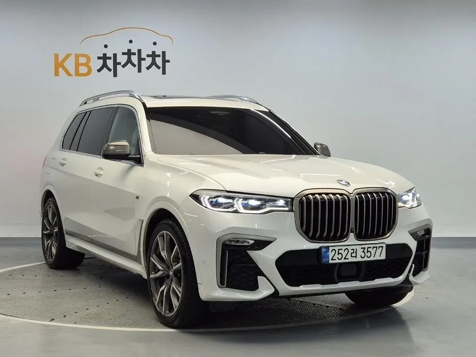 BMW X7 — фото 3