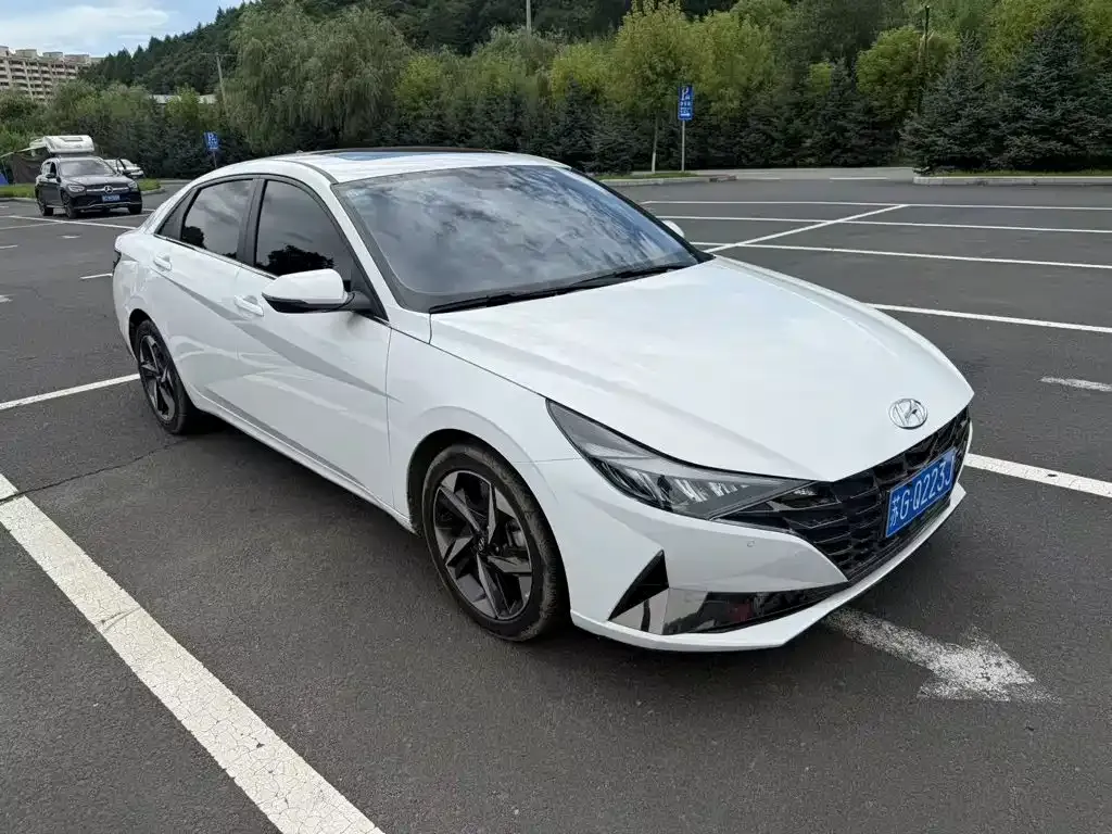 Hyundai Elantra — фото 6