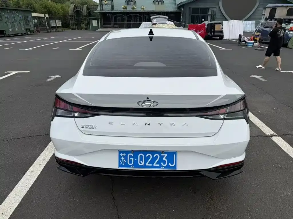 Hyundai Elantra — фото 4